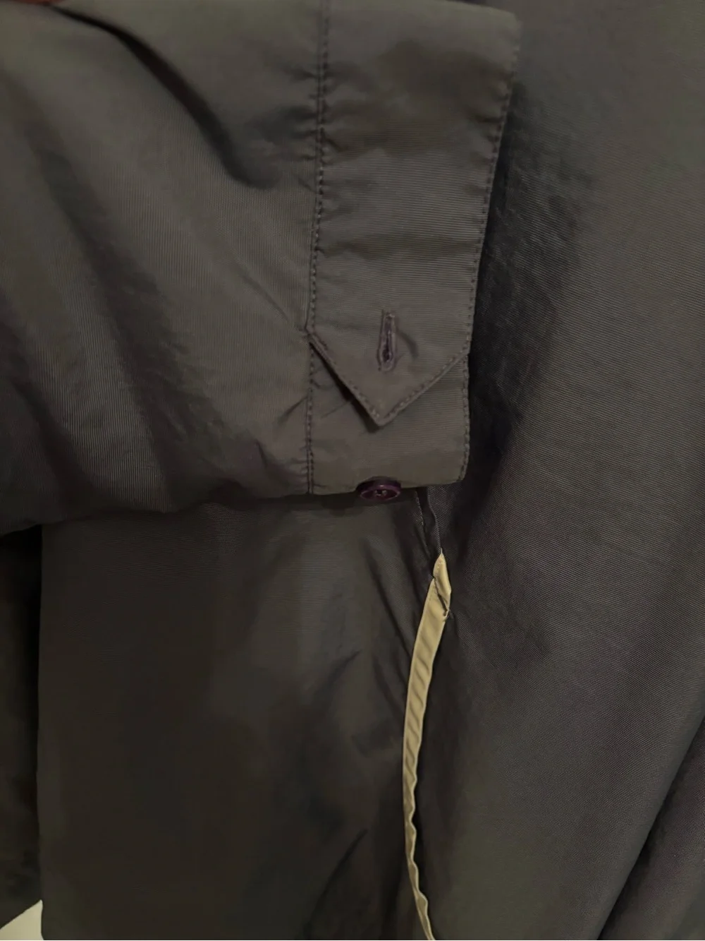 Vintage 90’s Nike Charcoal Windbreaker with Cream Accents Xl